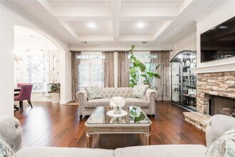 1153 Dunwoody Village Dr in Atlanta, GA - Building Photo - Building Photo
