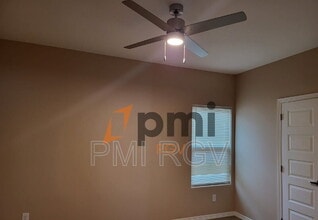 3009 W Kenwood St in Edinburg, TX - Building Photo - Building Photo