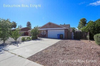 6443 E Sandra Terrace in Scottsdale, AZ - Building Photo - Building Photo