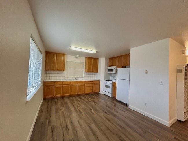 1206 West St in Hollister, CA - Building Photo - Building Photo