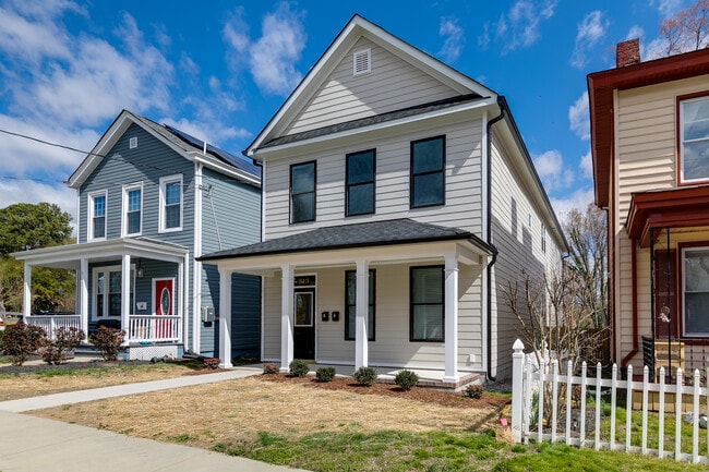 313 W 26th St, Unit 2