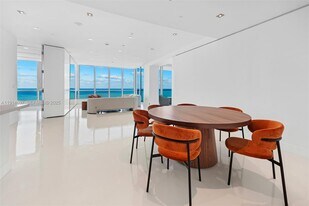 100 South Pointe Dr in Miami Beach, FL - Building Photo