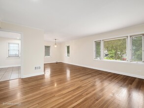 39 S Bruner St in Hinsdale, IL - Building Photo - Building Photo