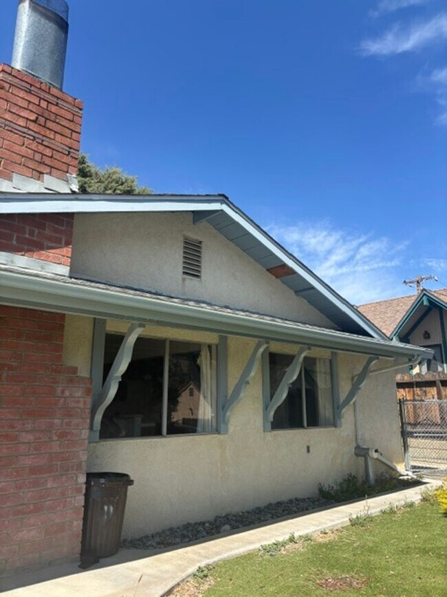 6641 Ivins Dr in Frazier Park, CA - Building Photo - Building Photo