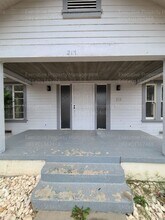 217 Jefferson St in Bakersfield, CA - Foto de edificio - Building Photo