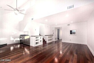 1530 S River Dr in Tempe, AZ - Building Photo - Building Photo