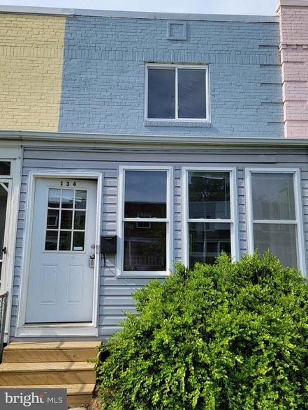 property at 134 Lynhaven Dr