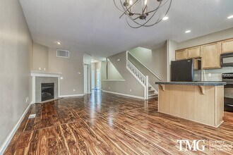 1414 NE Edgefield St in Hillsboro, OR - Foto de edificio - Building Photo