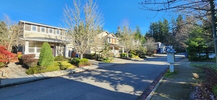 24202 SE 21st St in Sammamish, WA - Foto de edificio - Building Photo