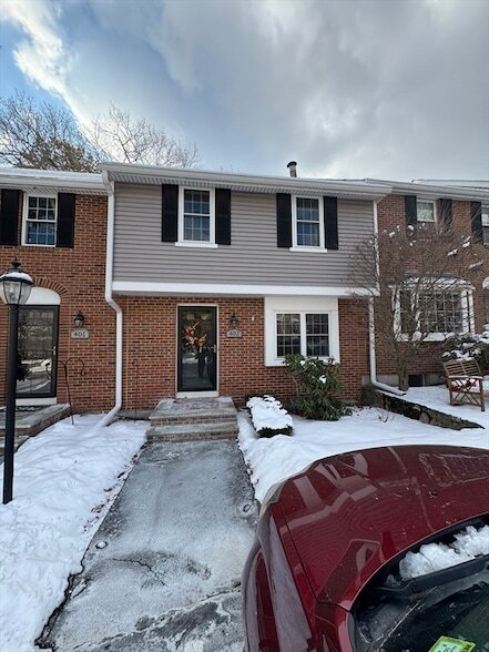 320 Newbury St, Unit 8340-103 in Danvers, MA - Building Photo