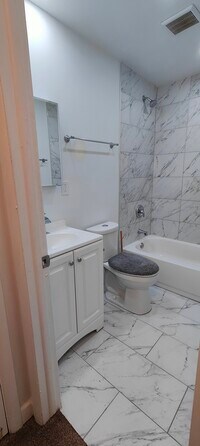 605 N Wolf Rd photo'