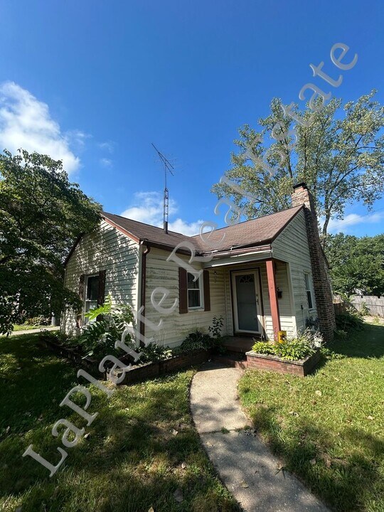 715 Carver Blvd in Toledo, OH - Building Photo