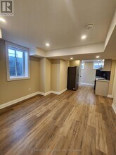 744 Kennedy Cir W in Milton, ON - Building Photo - Building Photo