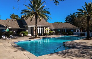 Willow Green in Houston, TX - Building Photo