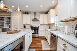 4604 Chartres St in Houston, TX - Building Photo - Building Photo