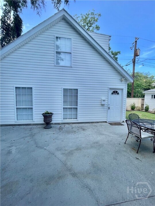 16 E 45th St in Savannah, GA - Building Photo
