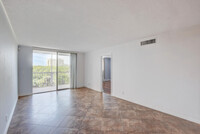 689 NE 6th Ct in Boynton Beach, FL - Building Photo - Building Photo