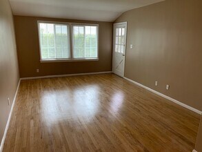 18821 Chase St, Unit 8 in Los Angeles, CA - Building Photo - Building Photo