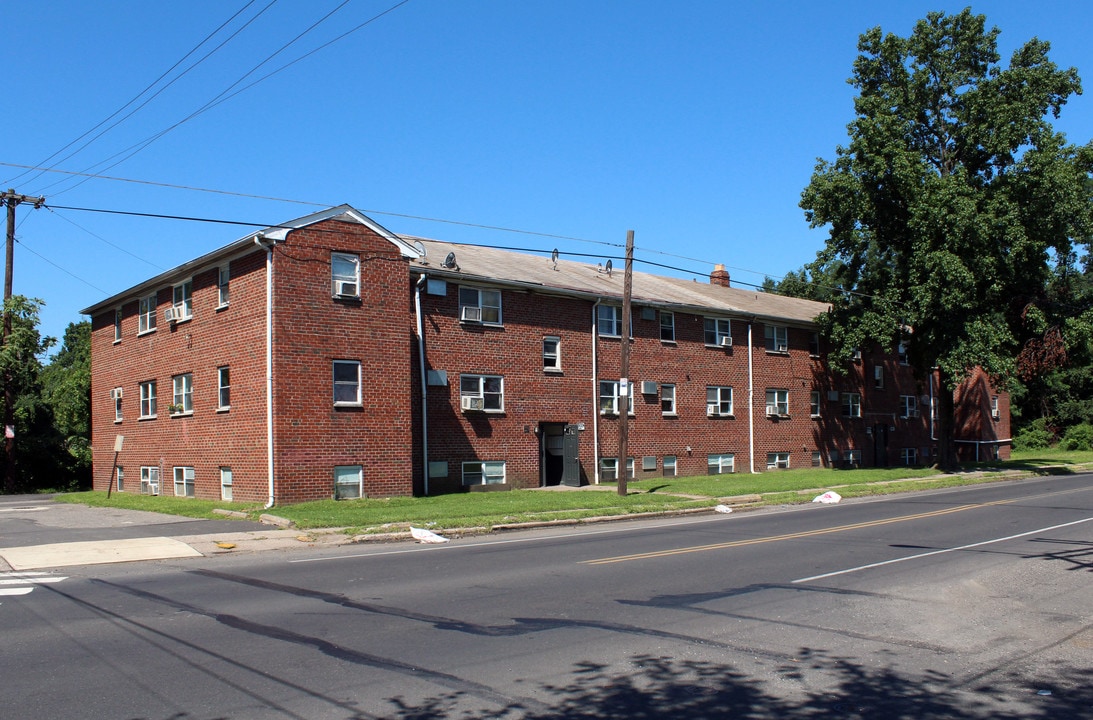 Green Park Apartments in Bristol, PA - Foto de edificio