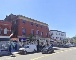 64 Hollis St in Framingham, MA - Building Photo