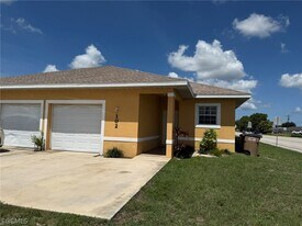 102 Cultural Park Blvd in Cape Coral, FL - Building Photo