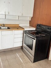 521 Pineneedle Rd in Columbia, SC - Building Photo - Building Photo