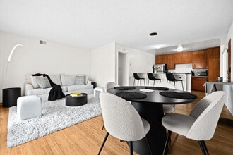 801 E 1st St, Unit 1 in Long Beach, CA - Building Photo - Building Photo