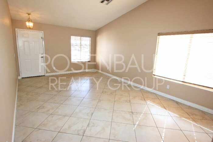 16060 W Desert Bloom St in Goodyear, AZ - Building Photo