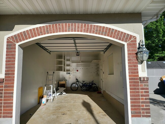 1281 Fox Trot Cir in West Jordan, UT - Building Photo - Building Photo