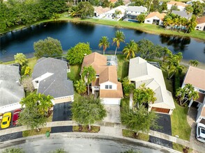 177 E Bayridge Dr in Weston, FL - Building Photo - Building Photo