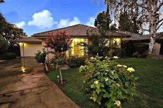 1694 W Bullard Ave in Fresno, CA - Building Photo - Building Photo