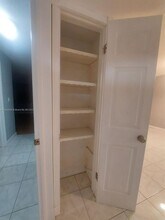 1401 NE 191st St-Unit -D309 in Miami, FL - Building Photo - Building Photo