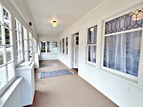 125 NE 84th Ave in Portland, OR - Foto de edificio - Building Photo