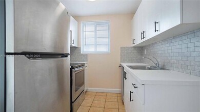 540 15th St in Miami Beach, FL - Building Photo - Building Photo