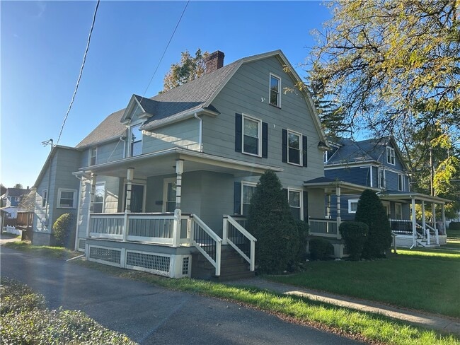 411 Hoffman St in Elmira, NY - Building Photo - Building Photo