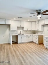 2002 N 73rd Ave in Phoenix, AZ - Building Photo - Building Photo