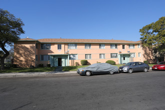 Buckingham Apartments in Los Angeles, CA - Building Photo - Building Photo