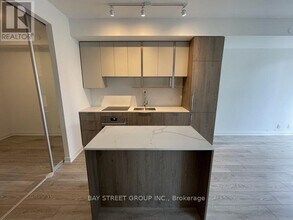 15 Holmes Ave in Toronto, ON - Building Photo - Building Photo