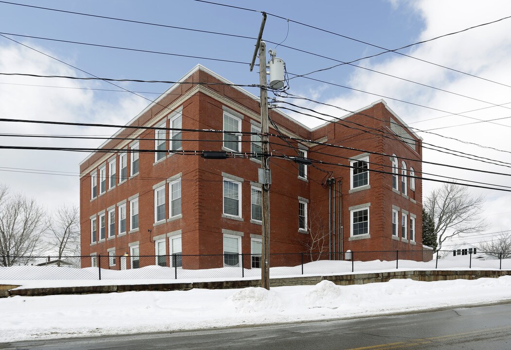 9 Main St in Somersworth, NH - Building Photo