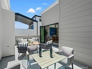603 Iris Ave in Newport Beach, CA - Building Photo - Building Photo