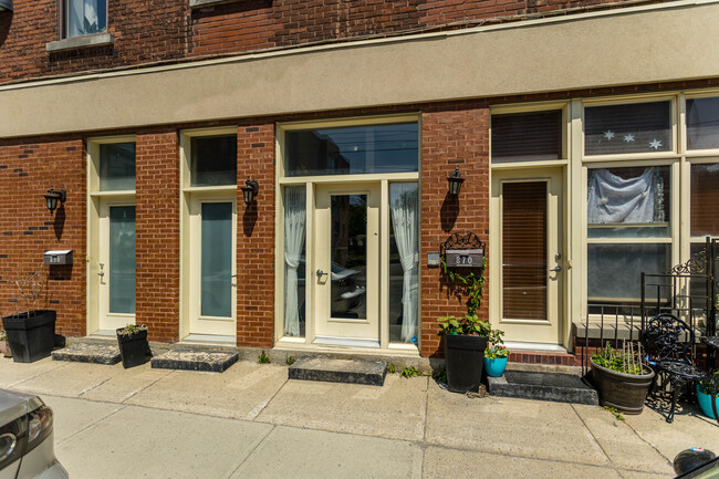 870-890 Saint-Louis Rue in Montréal, QC - Building Photo - Building Photo
