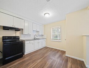 2509 Lancaster Ln in Pasadena, TX - Building Photo - Building Photo