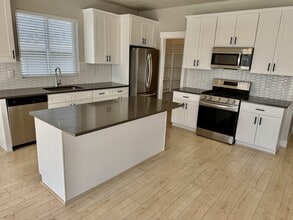 7646 S Waverly Hls Ln in West Jordan, UT - Building Photo - Building Photo