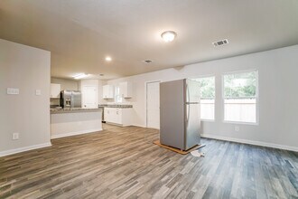 15815 Del Norte Dr in Conroe, TX - Building Photo - Building Photo