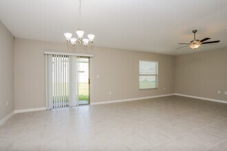 15306 Miller Creek Dr in Sun City Center, FL - Building Photo - Building Photo