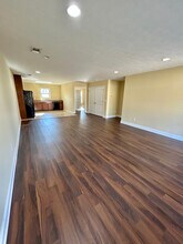 8 Cal Rd, Unit A in Fort Mitchell, AL - Foto de edificio - Building Photo