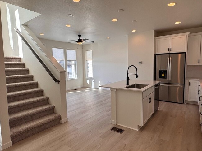 property at 5246 N Robb St