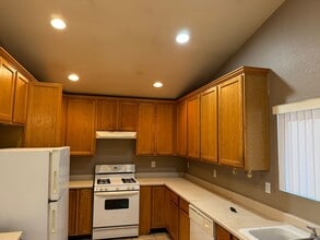 3736 Rose Canyon Dr in North Las Vegas, NV - Building Photo - Building Photo