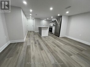 520 Cochrane Rd in Hamilton, ON - Building Photo - Building Photo