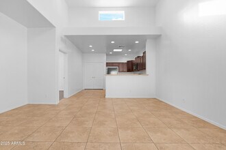 8940 W Olive Ave in Peoria, AZ - Building Photo - Building Photo